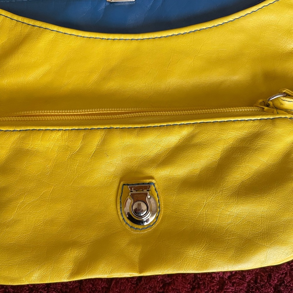 🍋 Vintage Yellow Folding Wallet - Picture 3 of 8